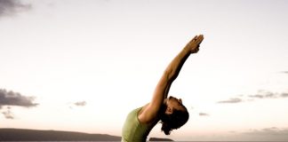 El yoga ayudaría a combatir el insomnio y trastornos de la menopausia