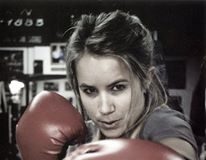 Cada vez más mujeres practican boxeo recreativo