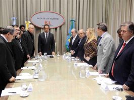 Reunión con obispos: Collia explicó la estrategia de llevar el tratamiento a los barrios