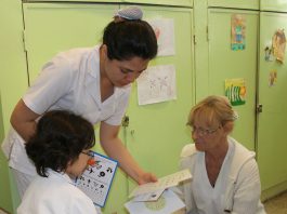 Oftalmólogos de San Isidro realizan controles gratuitos en escuelas