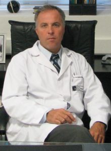 Dr. Fernando Monsalve, especialista en rinoplastias