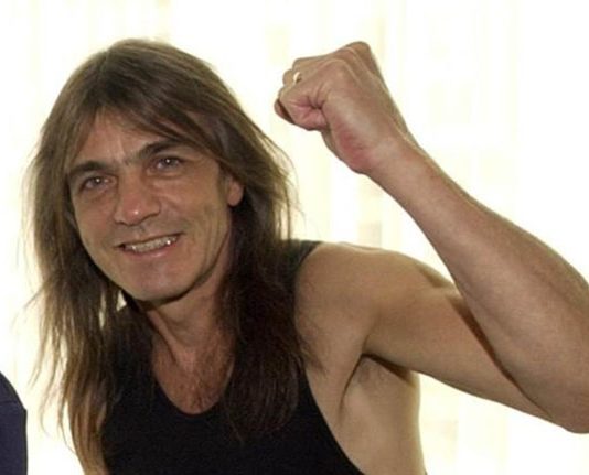 Malcolm Young, el guitarrista rítmico de AC/DC, sufre demencia