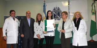 Egresan médicos que hicieron su residencia en el sistema de salud municipal de San Isidro