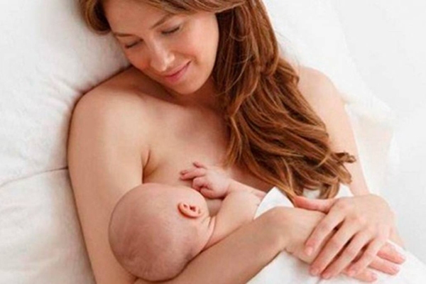 La leche materna es el único alimento que el bebé necesita hasta los seis meses de edad.