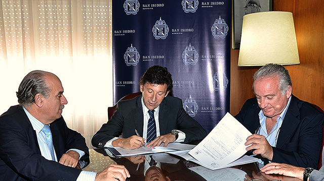 Eduardo Prado (secretario de Salud Pública municipal), Posse y el Decano Provenzano. 