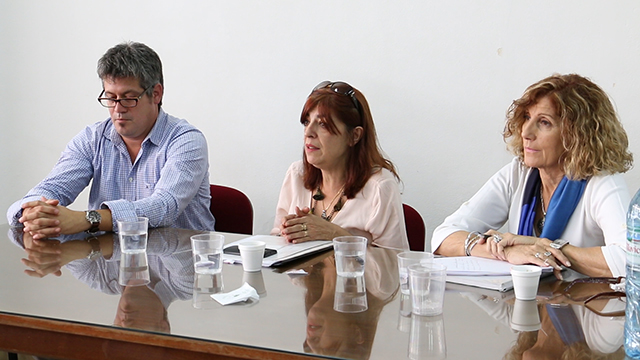 Isabel Reinoso (en el centro) disertó en el Colegio de Farmacéuticos de San Iisdro