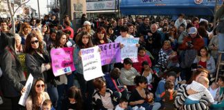 Multitudinaria marcha a favor de la lactancia en San Isidro