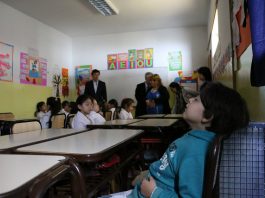 Los niños meditan en clase y mejoran su rendimiento escolar
