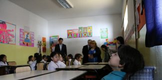 Los niños meditan en clase y mejoran su rendimiento escolar
