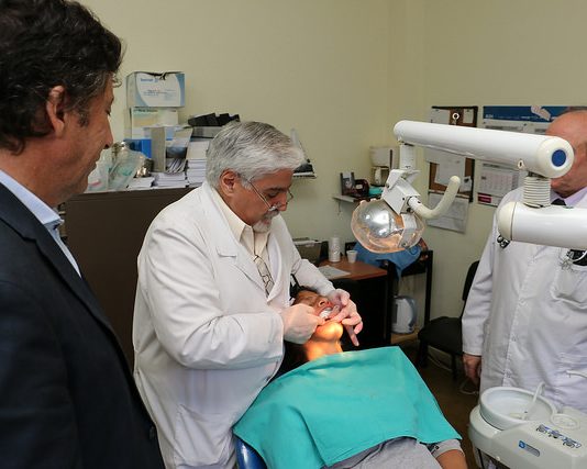 En San Isidro el programa de prótesis dentales ya devolvió más de 100 sonrisas