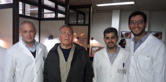 Un paciente de 83 años volvió a ver tras una operación de alto riesgo