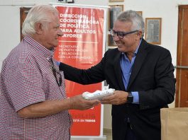 Julio Zamora entregó anteojos a más de 40 adultos mayores de Benavídez