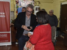 Tigre entregó anteojos a más de 60 vecinos de Don Torcuato