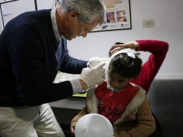 Un niña de Beccar podrá oir y hablar gracias a un implante en el Hospital Materno Infantil de San Isidro