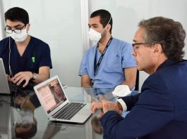 Teleconferencia con referentes en cirugía baríatrica