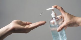 ANMAT prohibió la venta de un alcohol etílico y dos en gel