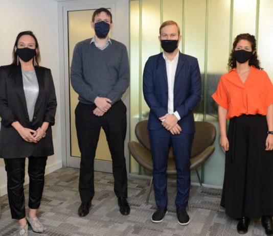 Provincia Leasing y Ezeiza firman convenio para financiar el test del Covid-19