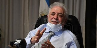 Ginés aseguró que el Gobierno está negociando la prioridad en la asignación de vacunas