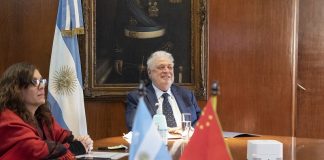 Coronavirus: Argentina autorizó ensayos clínicos de fase III de una vacuna china