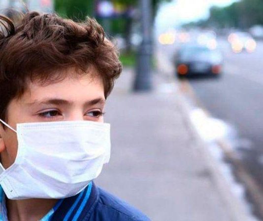 La OMS recomendó el uso de tapabocas en niños desde los 12 años