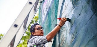 CABA: monumentos iluminados y murales contra el cáncer de mama