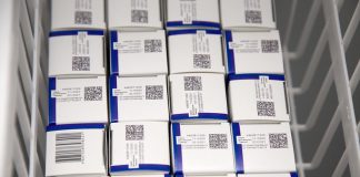 Intentaron entrar por la fuerza a un vacunatorio municipal de San Miguel del Monte