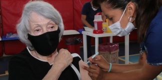 Morón ya vacunó a más del 10% de la población de la comuna
