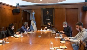Vizzotti y periodistas