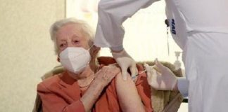 Provincia: desde el 5/6 vacunan sin turno a mayores de 70