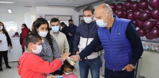 Lanús: controlan la salud visual de los niños y brindan talleres para embarazadas