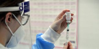 Covid-19: la Provincia empieza a aplicar la tercera dosis de la vacuna