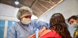 Escobar: el 93% de la población está vacunada y el 85% tiene esquema completo
