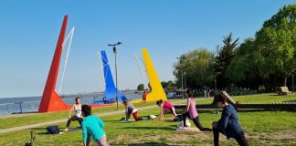 Vicente López: siguen las clases de Yoga a orillas del río