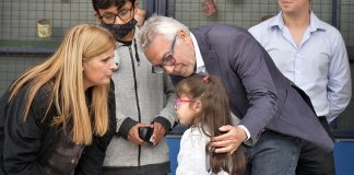 Tigre: el Municipio sigue entregando anteojos nuevos en escuelas del distrito