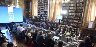 Covid-19: acordaron aplicar el tercer refuerzo en todo el país