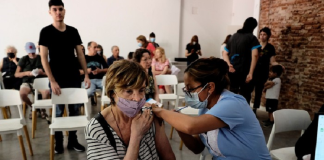 CABA: 5 nuevos vacunatorios Covid-19 de lunes a viernes con turno previo