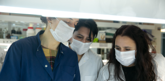 Vacuna argentina anticovid: Anmat autorizó el ensayo clínico para fase 2 y 3