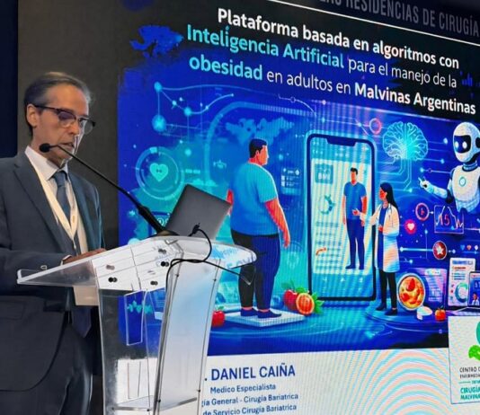 Malvinas Argentinas presentó su sistema de IA en cirugía bariátrica en un Congreso Internacional en Dominicana