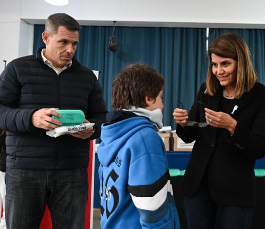 Salud visual y aprendizaje: el Municipio de Tigre entregó centenares de pares de anteojos a estudiantes del distrito