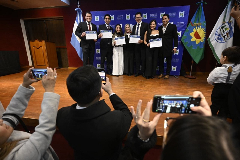 Malvinas Argentinas: más de 70 nuevos médicos especialistas se graduaron en el sistema de salud municipal